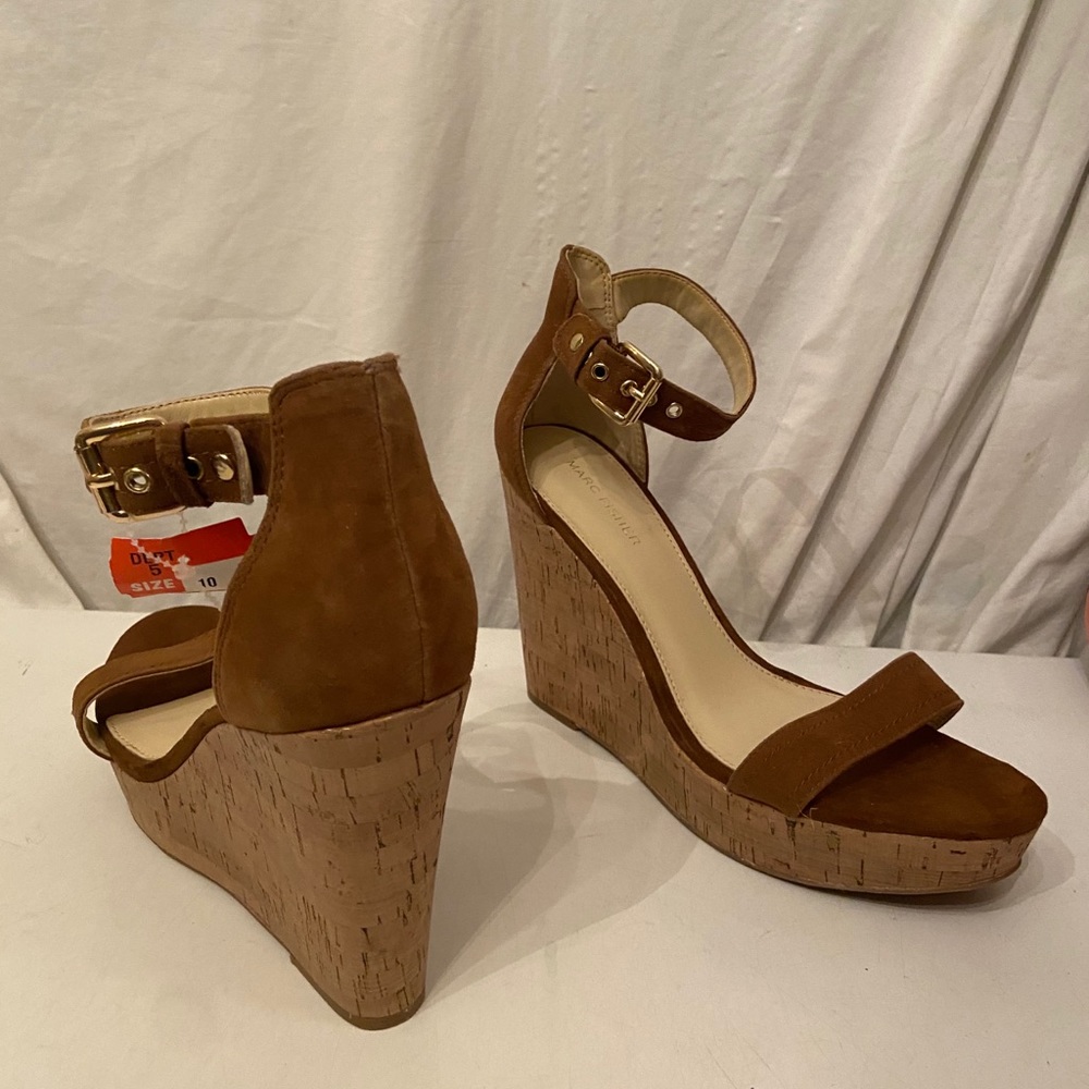 Marc Fisher brown suede platform sandals - Picture 4 of 7
